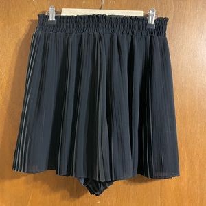 Medium Black Pleated Skort